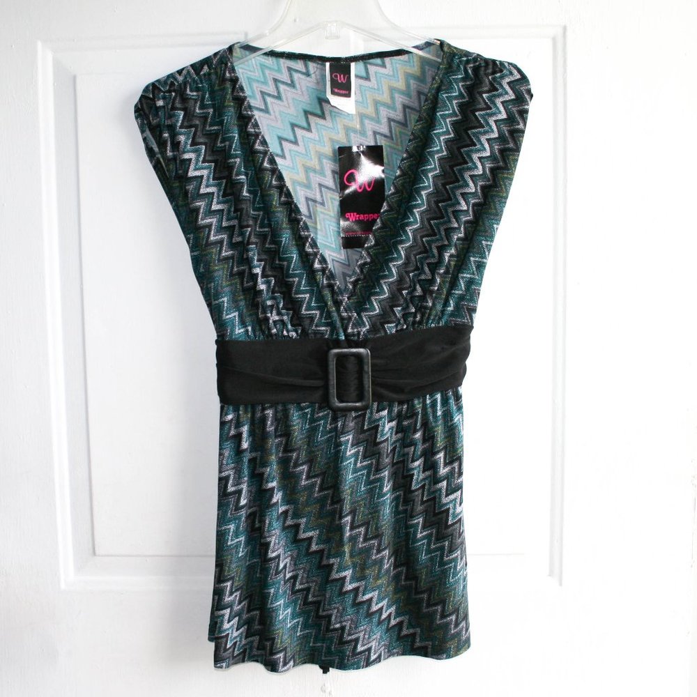 New! Wrapper Junior's Printed Top Size: Large